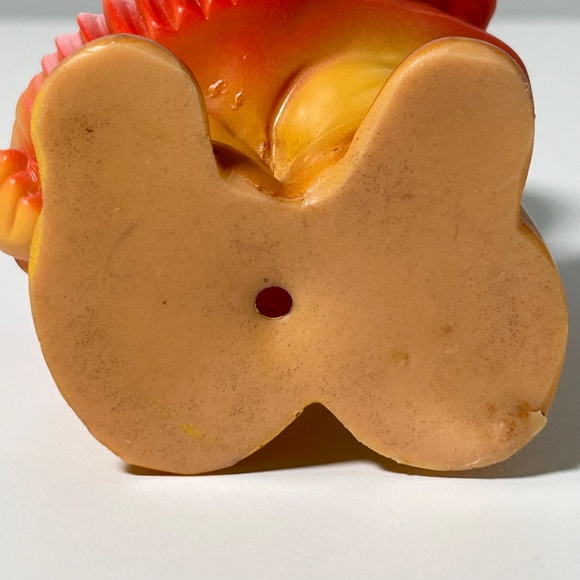 Vintage Vinyl Kitschy Accordion Playing Gnome 6.5" Signed (13E) - Picture 6 of 7